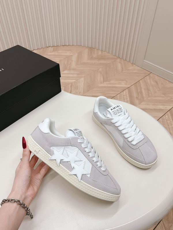 Amiri Stars Court Low – Grey/White