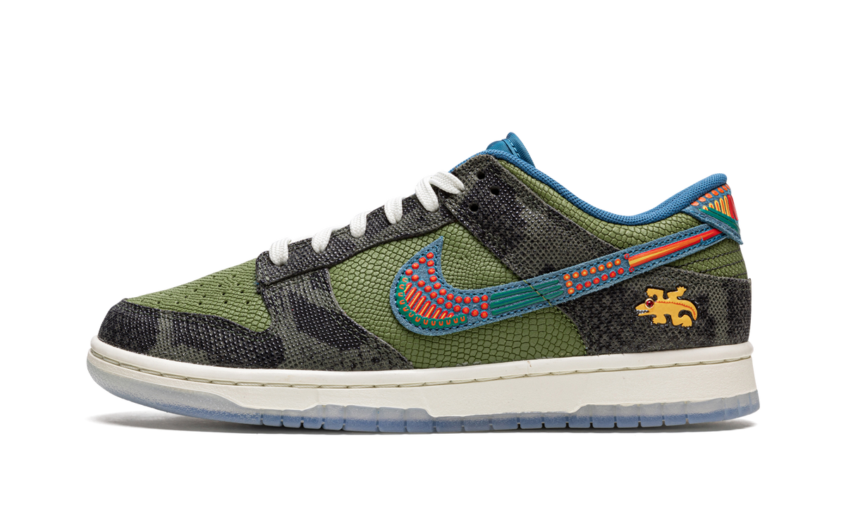 Dunk Low "SiEMPRE Familia" DO2160 335